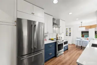 As part of the 2021 remodel, the kitchen was outfitted with brand-new appliances.
