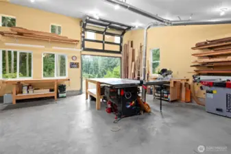 This amazing shop has been used to make a lot of the beautiful furniture in the home. The space is completely flexible, ready for its next owner.