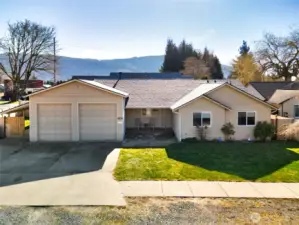 Welcome home to 1105 Bennett St In Sedro-Woolley!