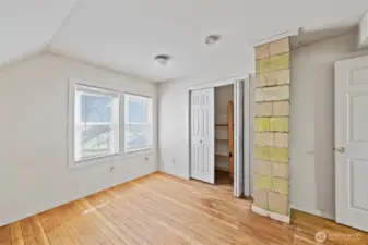 upstairs bedroom #2