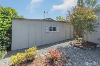 Storage/workshop space.
