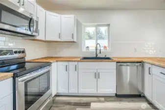 ALL appliances stay!