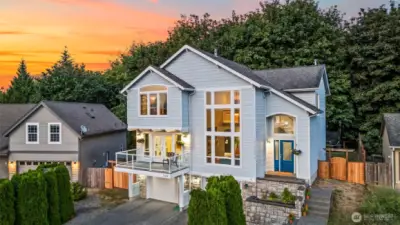 Dashing Sinclair Heights home seeking fun-loving new homeowner. 3 bed, 2.5 bath & 4 car tandem garage.