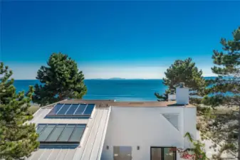 Low bank waterfront with amazing views.