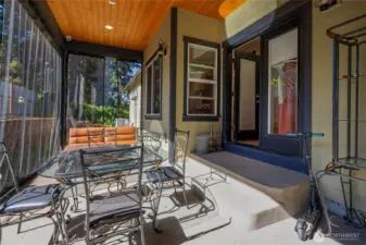 entertainment sized covered back patio.