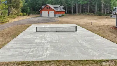 WA's officially unofficial sport! Regulation pickleball court - you'll dominate at home and at the club