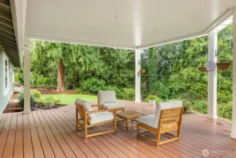 A great space for year-around outdoor living, BBQ's, dining al fresco, and Summer conversations.