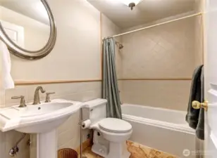 Guest Full Bath