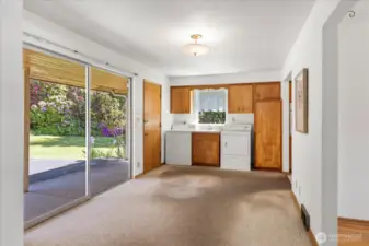 Laundry off the kitchen/dining/bonus