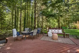 Back Deck in fenced in back yard