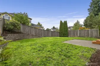 nice sized back yard with Western views, great spot for watching sunsets