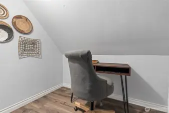 Flexible nook—perfect for a home office or playroom.