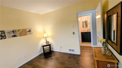 2nd bedroom