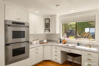 Modernized kitchen with double oven, pantry and plenty of storage!