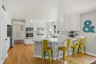 Stainless steel appliances and open concept will make this kitchen fun for all, culinary enthusiast or not.