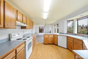 6551 Kitchen.