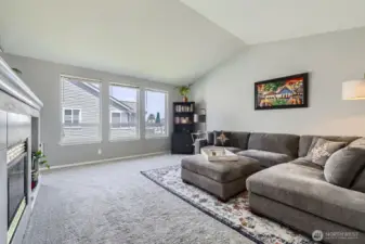 Light & bright living room!