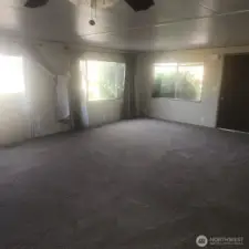 Huge living room entry from front porch