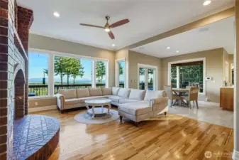 Fireside Family Room~