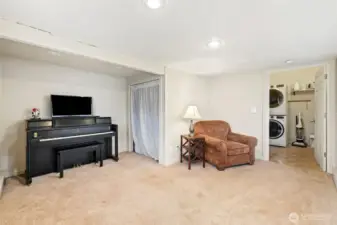 Extra bedroom/bonus room