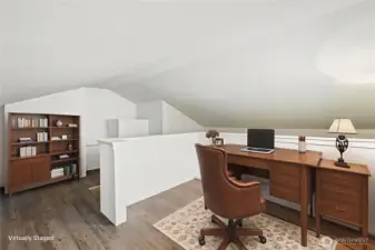Cozy loft above bonus room- great for a home office!