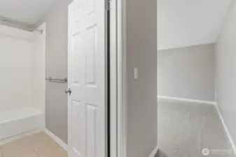 Master bath / en-suite