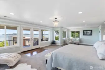 Main Floor Full Bath
