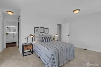 2nd bedroom, with Jack and Jill full bath.