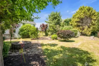 lots of mature plants throughout the property.