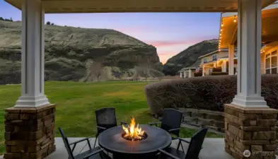 Spacious Covered Patio, Vast Views