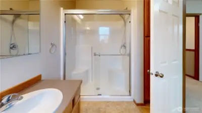 2nd bedroom 3/4 bath