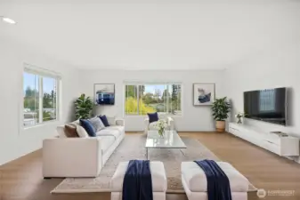 Huge oversize room with plenty of space for your family and friends! "