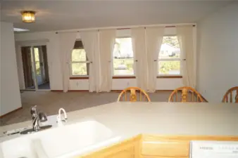 Entry to dining/living