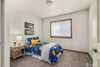 2nd bedroom