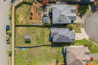Large lot on quiet, dead-end cul-de-sac!