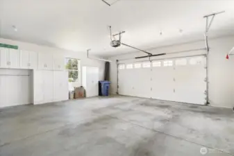 Your Spacious 2-Car Garage