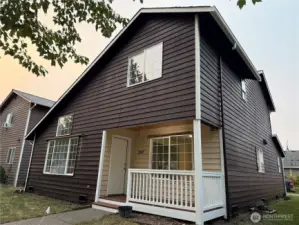 Right side view, front of house street side