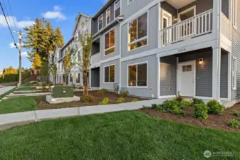 Photographs are for illustrative purposes only. Features, finishes, interior/exterior colors, landscaping and floorplan shown may vary from actual homes built.
