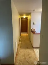 Hallway to bedrooms & bath