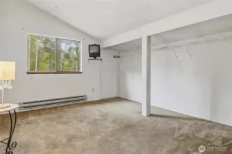 2nd Upstairs bedroom