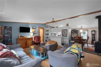 Great room, vaulted ceiling.