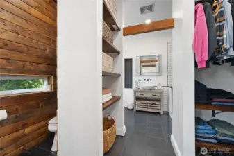 separate toilet room and walk-n closet  in the primary bedroom