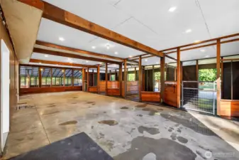 4 12’x12' stall barn.