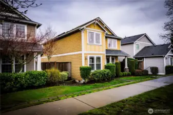 VERY WALKABLE NEIGHBORHOOD WITH SIDEWALKS AND COMMUNITY PARK/PLAYGROUND