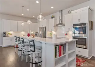 Eating space in kitchen