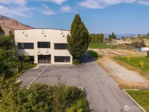 The building adjacent to this property is also for sale! MLS#2336101