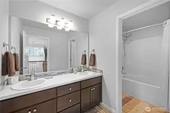 Upstairs full bathroom.