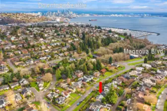 Close to famous Magnolia Boulevard and minutes to downtown Seattle