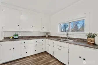 Spacious Kitchen with lots of cabinets and storage!