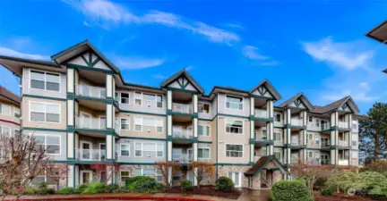 Welcome to the Centre Pointe Condominiums, centrally located in Bellingham